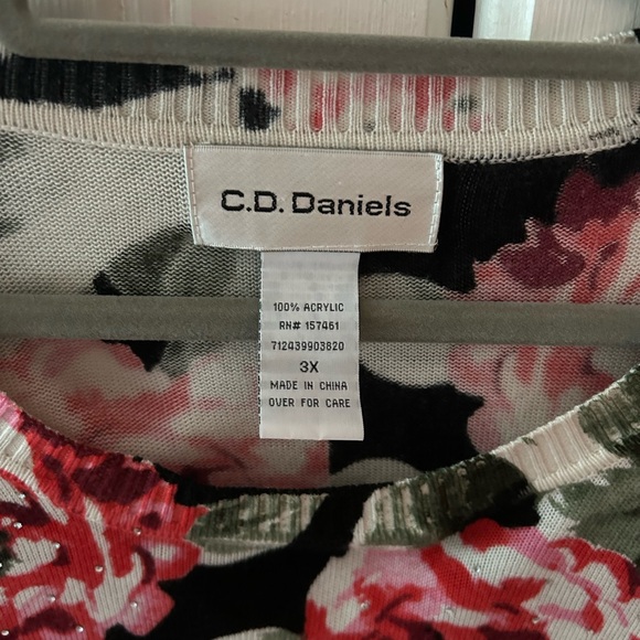 C.D. Daniels Black and Red Floral Women's Sweater - Picture 3 of 3